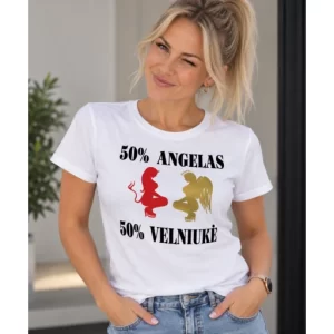 Balti moteriški marškinėliai su spauda „50 % ANGELAS, 50 % VELNIUKĖ“ ir angelo bei velniukės figūromis ant moters