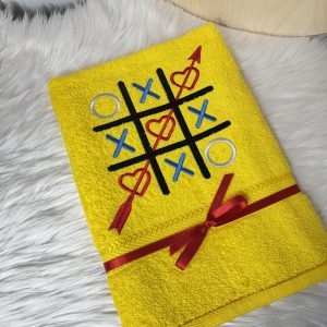 Siuvinėtas rankšluostis geltonas