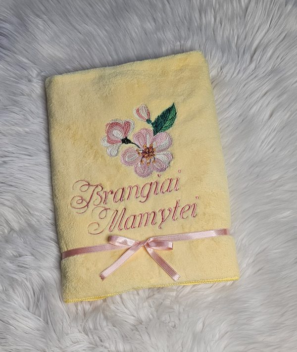 Siuvinėtas rankšluostis "Brangiai Mamytei"
