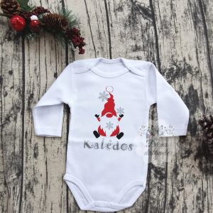 Balti smėlinukai su užrašu Kalėdos