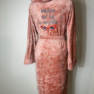 Siuvinėtas chalatas su tekstu