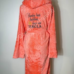 Siuvinėtas chalatas su tekstu