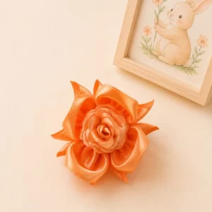 Mini oranžinė plaukų gumytė mergaitei su rožyte